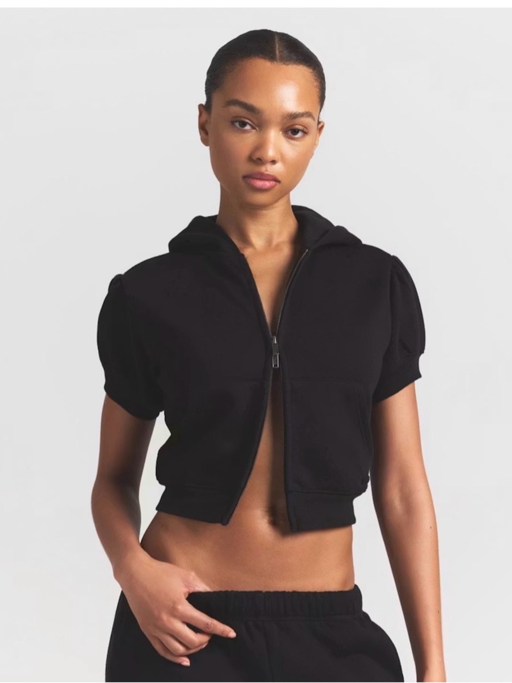 NWT 3X SKIMS BUBBLE SLEEVE CROPPED ZIP UP IN BLACK - Picture 3 of 8